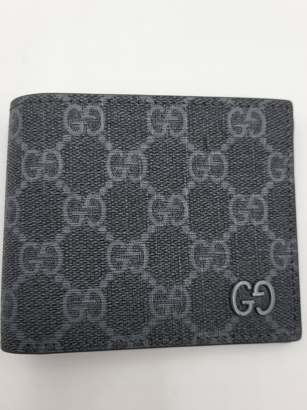 Gucci Bi-Fold GG Supreme Bifold Wallet 768243 in Dark Gray, Pristine condition!!